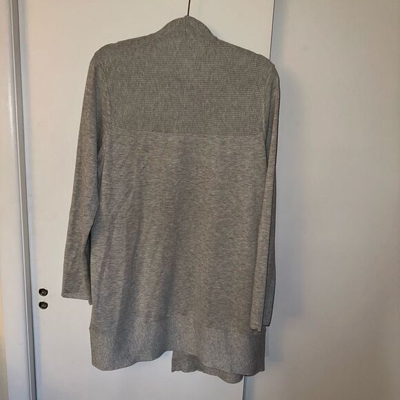Chicos Women’s Cardigan Sweater Light Gray Size 2 (Large) EUC - Picture 6 of 11